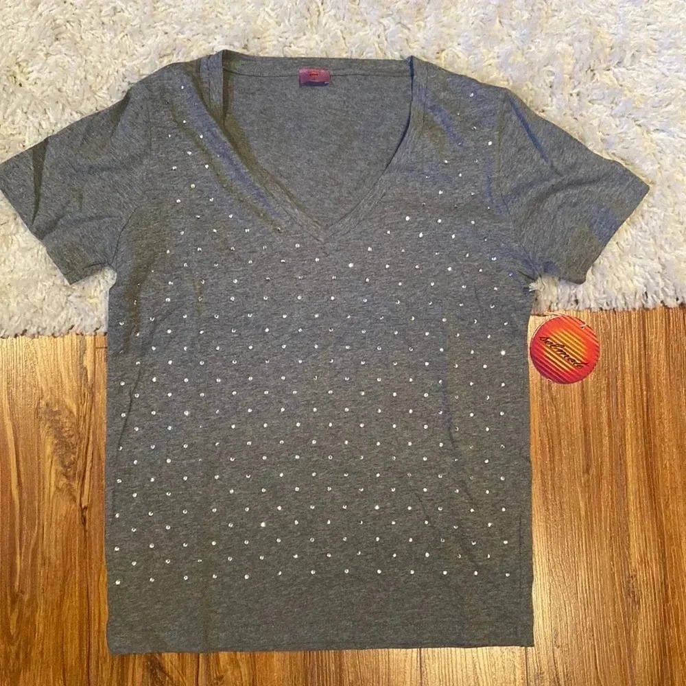 🌀v-neck t shirt 👚